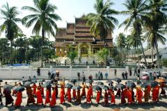 LAOS-FESTIVAL-MONKS