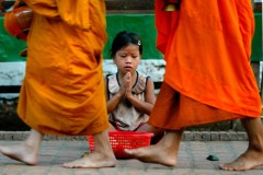 LAOS-MONKS-ALMS