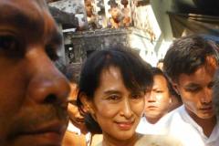 MYANMAR-SUUKYI-RELEASE-4